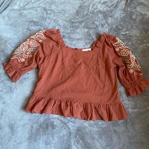 Solitaire  embroidered. Ruffle  blouse